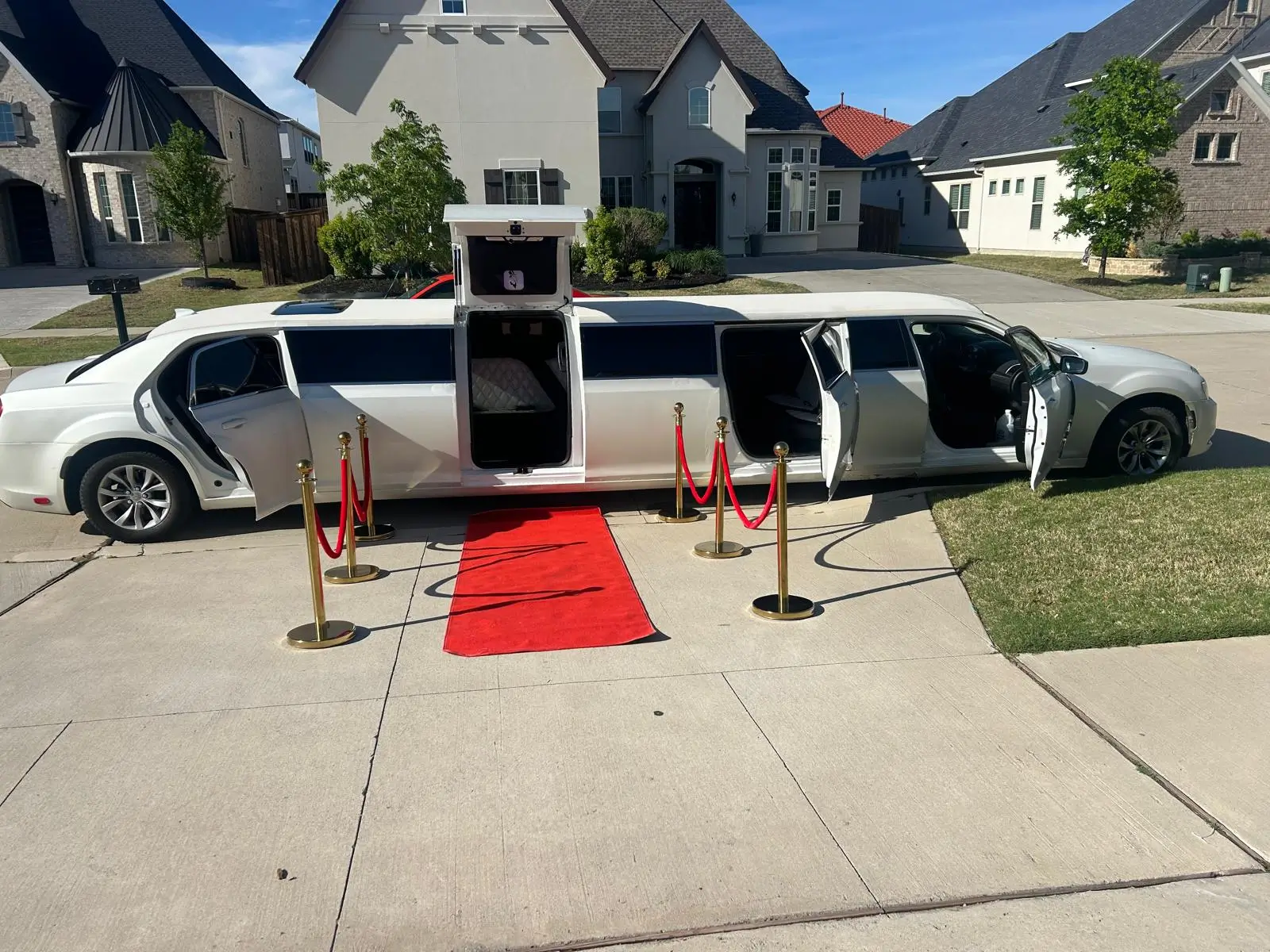 White Chrysler 300 Stretch Limousine